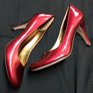 Shiny Red pumps 7.5 EUC